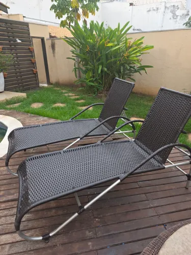 Cadeiras espreguiçadeiras de piscina