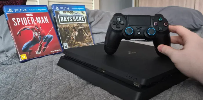 PS4 Slim 1TB + controle + 2 jogos
