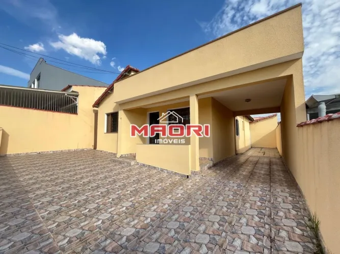 Casa à venda no bairro Jardim Santo Antônio em Valinhos