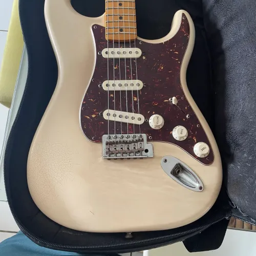 guitarra FENDER Deluxe Roadhouse (mexicana)