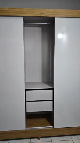 Vendo Guarda Roupa de casal - Seminovo
