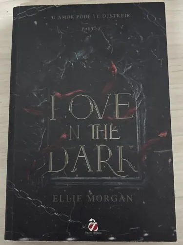 Livro love in the dark