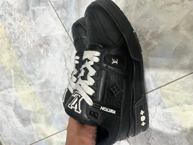 Tênis louis vuitton