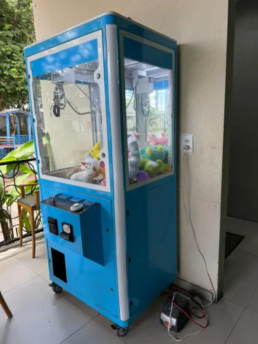 VENDO MAQUINA DE PEGAR PELUCIA