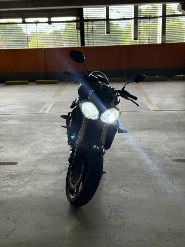 Triumph street triple 675