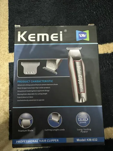 Máquina de Cortar Cabelo Profissional Kemei KM-032 - Sem Fio