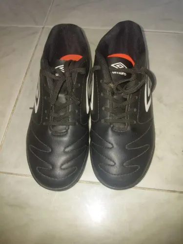 Chuteira original Umbro