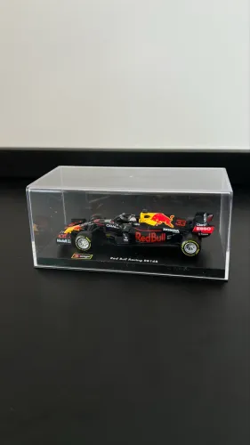 miniatura carro de fórmula 1 red bull 