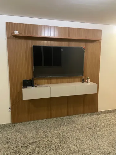 Painel de TV Ripado
