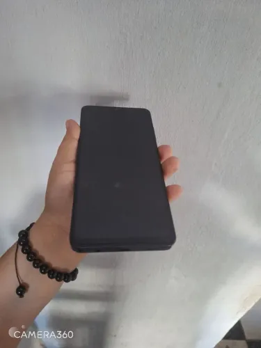 Samsung A06 top