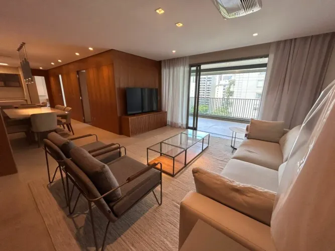 Apartamento para locação com 175m² em Moema Sp