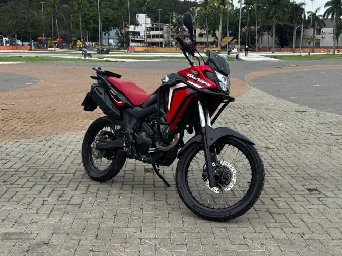 HONDA SAHARA RALLY 300 2025