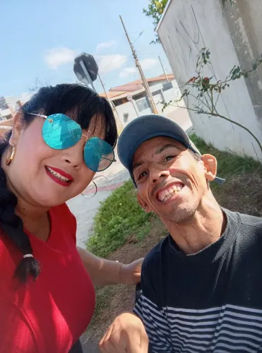 Serviço de cuidadora de idoso faço meio período na parte da tarde ou plantão Das 19 até 7 
