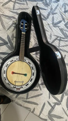 Vendo banjo de Luthier em excelente estado com case.