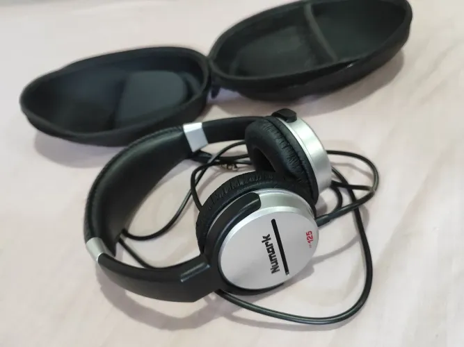 Fone Numark HF 125 novo
