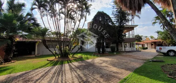 Lindíssima Casa Duplex no Condomínio Colonial em Limeira-SP