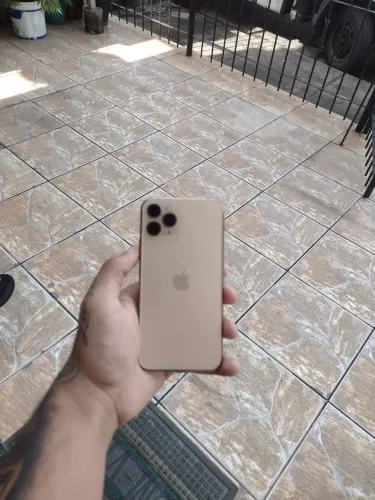 Vendo ou Troco IPhone 11 Pro 