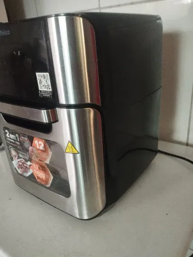 Air fryer Philco 12 litros semi nova.