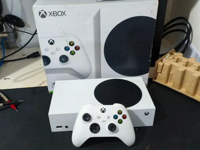 Xbox Séries S SEMI-NOVO 