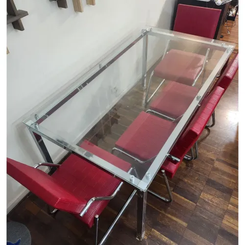 Mesa grande de vidro (sem as cadeiras)