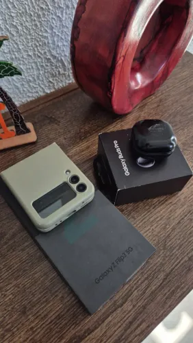 Galaxy ZFlip3 + Buds Pro (Possui NF)