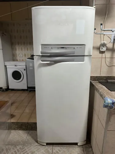 Vende duas 2 geladeiras da Electrolux