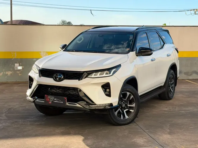 Toyota Hilux SW4 SRX 4X4 2.8 TDI 16V Dies. Aut. 2021