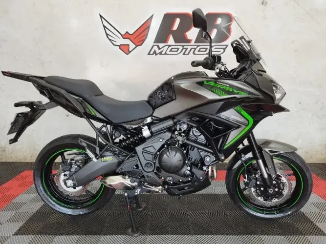 Versys 650 Abs 2025 Cinza 1º Dono com incríveis 1.100 Km na Garantia A mais Top do Mundo