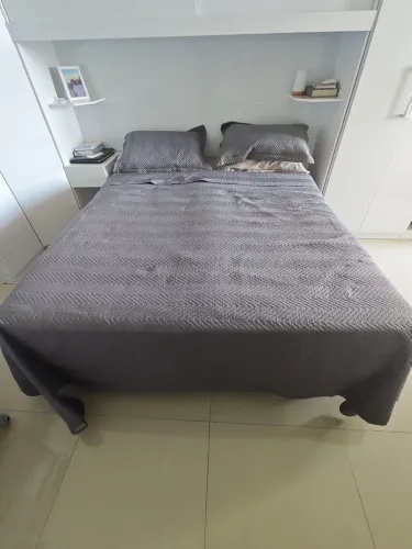 Vendo cama box com colchão queen