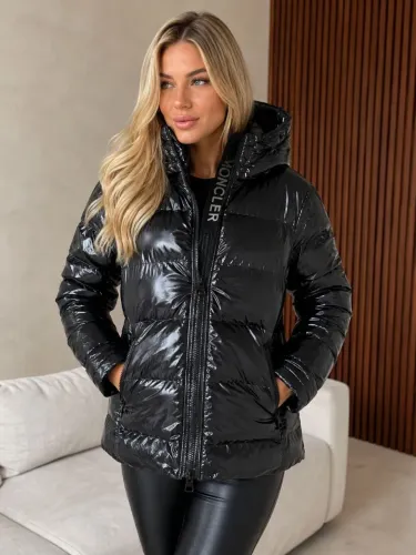 Jaqueta Moncler feminina impermeável, plumas de ganso, frio intenso, neve, Chile
