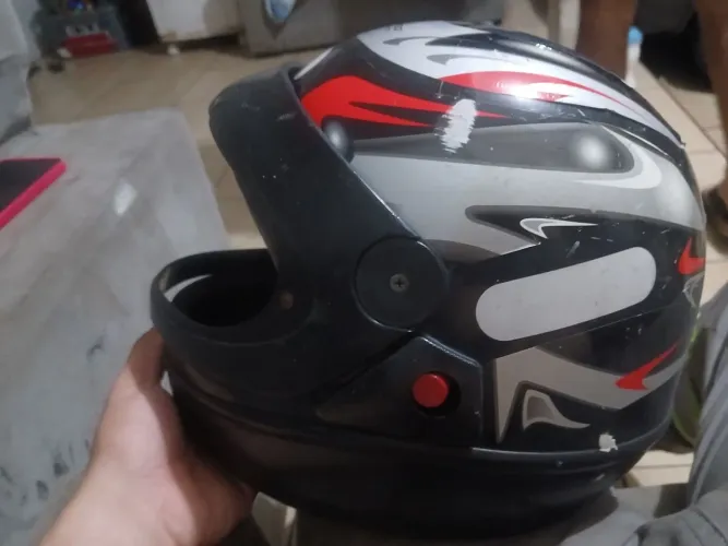 VENDO CAPACETE SAN-MARINO TAMANHO 58
