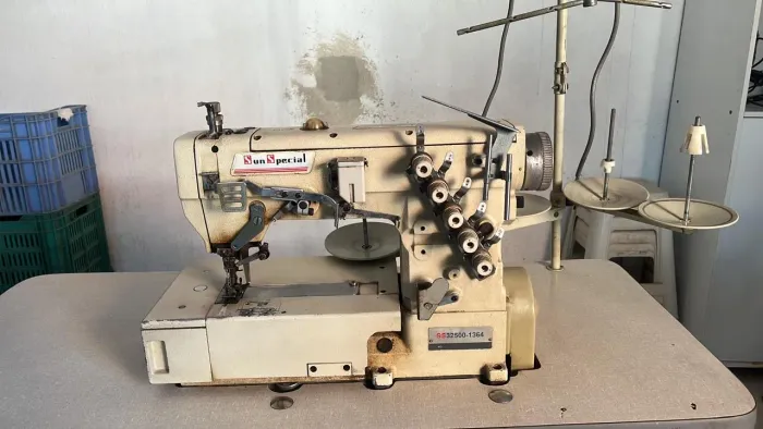 Máquina de Costura Industrial Semi Nova