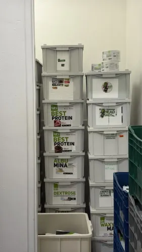 Caixas organizadoras com tampa resistentes empilháveis