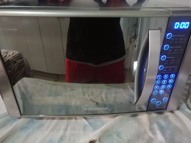 Microondas Eletrolux top...300 reais funcionando perfeitamente