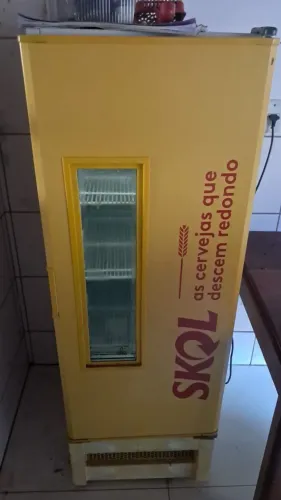 Vendo cervejeiro 472 litros 110vts Tudo funcionando e garantia