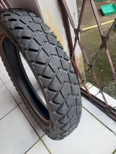 Vendo pneu vipal da bros