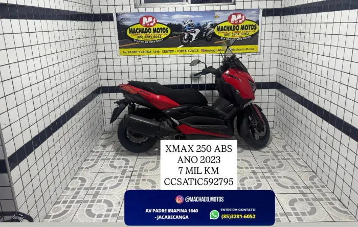 XMAX 250 com abs. Ano 2023 com 7 mil km.