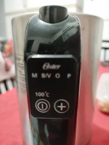 Estou vendendo essa linda chaleira elétrica nova,, motivo comprei e miim. Mudei