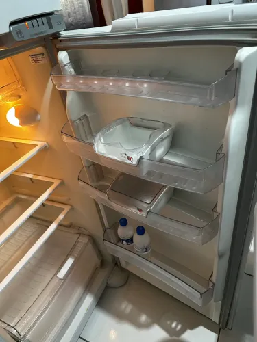 Vende-se geladeira Brastemp.