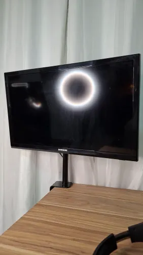 Monitor TV Samsung LED 24" - HDMI/USB - Excelente Estado