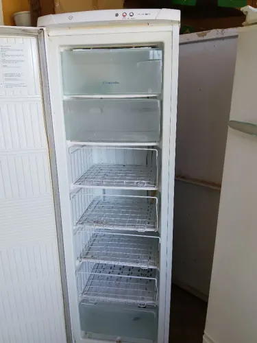 Freezer vertical Eletrolux 347 litros