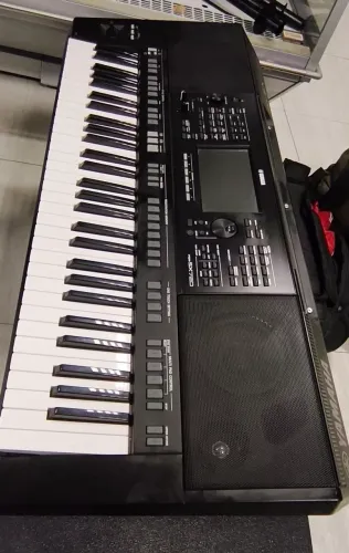 Teclado Yamaha SX 720