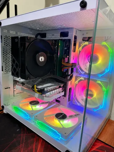 Pc gamer i5 13600kf + rx 580 8G