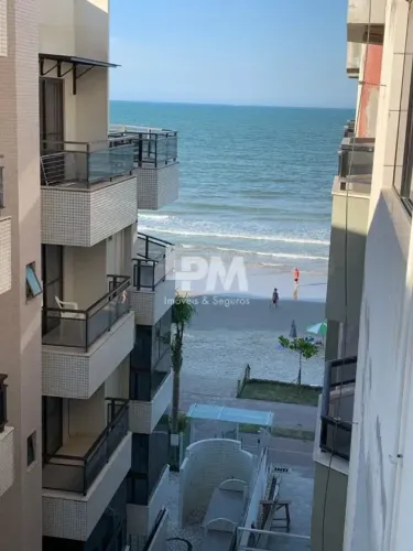 Apartamento temporada Frente Mar em Meia Praia, 03 Quartos (01 Suíte) e 02 Vagas de Garage