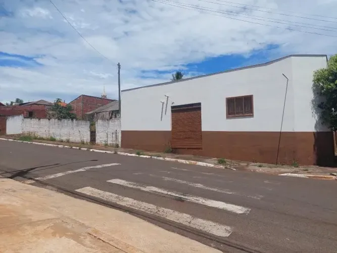 Barracão + Terreno 600m² à Venda em Porecatu - Ótima Localização
