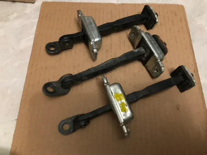 Limitadores de Porta Hyundai Tucson (2005 a 2016) - Original Usado