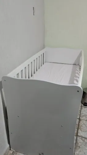 Vendo berço semi novo que nunca foi usado