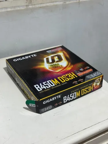 PLACA MÃE B450M GIGABYTE