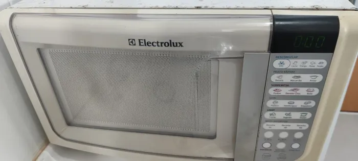 Microondas Eletrolux - Bem Conservado