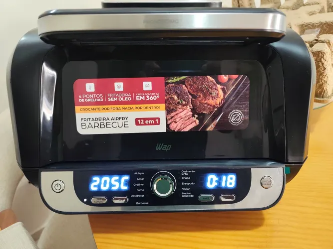Airfryer WAP Barbecue Digital 12 em 1. 10 litros. 127v / 1800w.